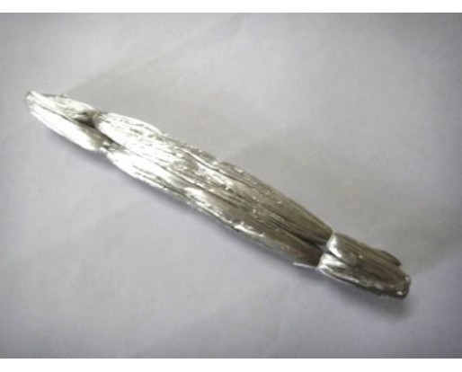 SILVER GLOSSY - Raffia Wraphia Raphia Ribbon - For Craft Gift Scrapbook Bags Hats Skirts DIY Art - 36 Yards